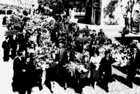 Fotografia do funeral de Bento de Jesus Caraça