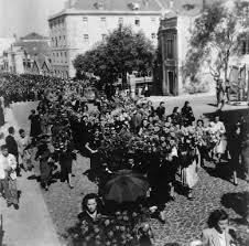 Fotografia do funeral de Bento de Jesus Caraça